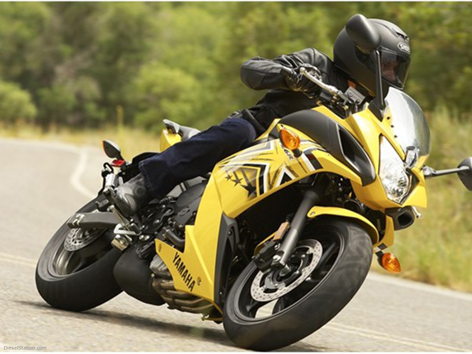 2009 Yamaha FZ6R