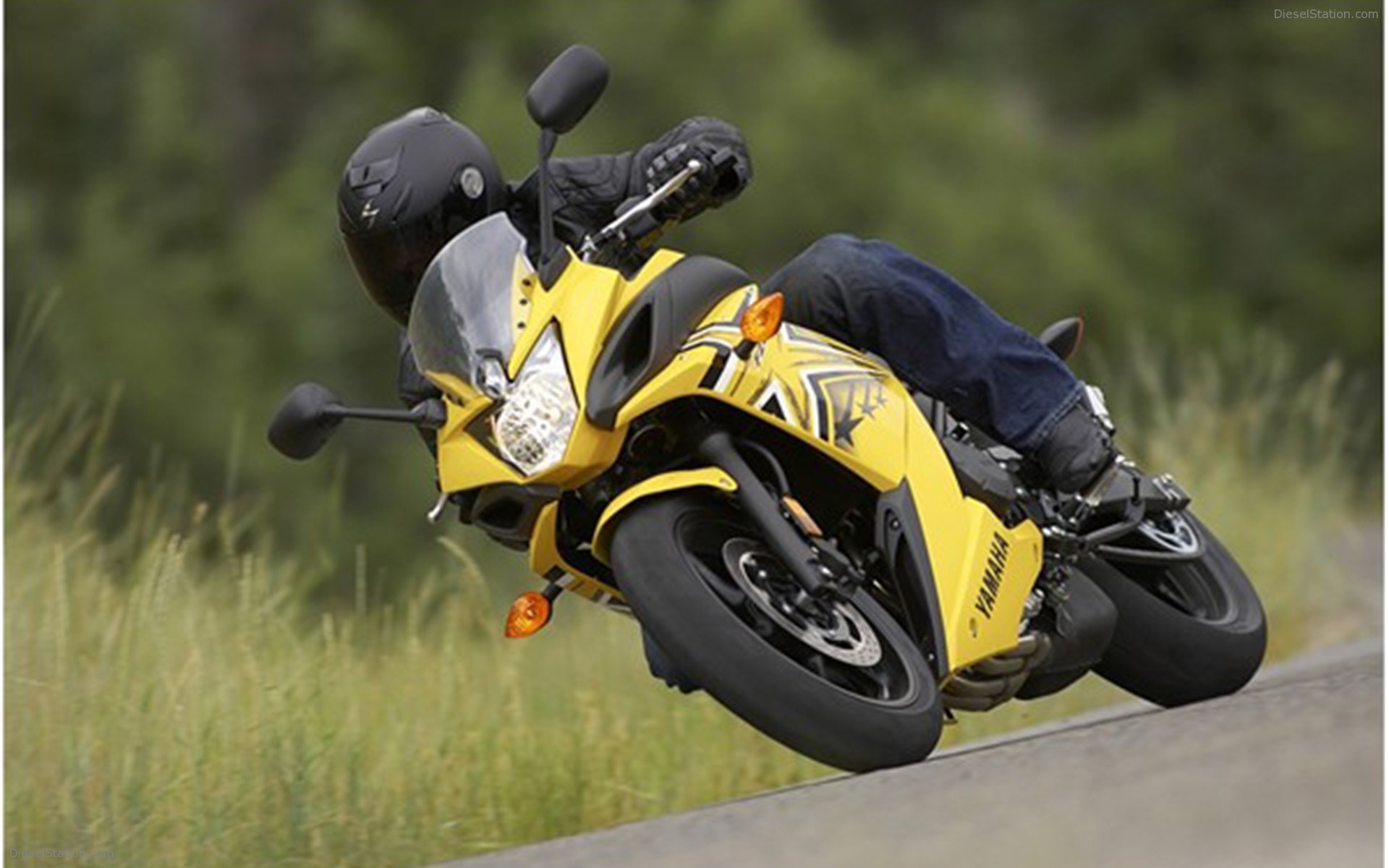2009 Yamaha FZ6R