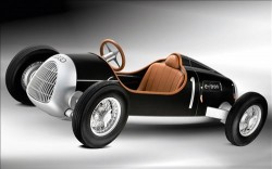 Audi e-tron Concept - 1936 Auto Union Type C Grand Prix car