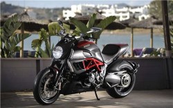 Ducati Diavel 2011