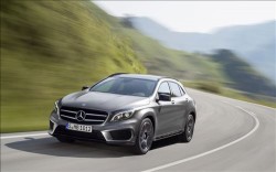 Mercedes-Bens GLA250 2015