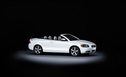 VOLVO 'ICE WHITE' C70 COUPE CONVERTIBLE